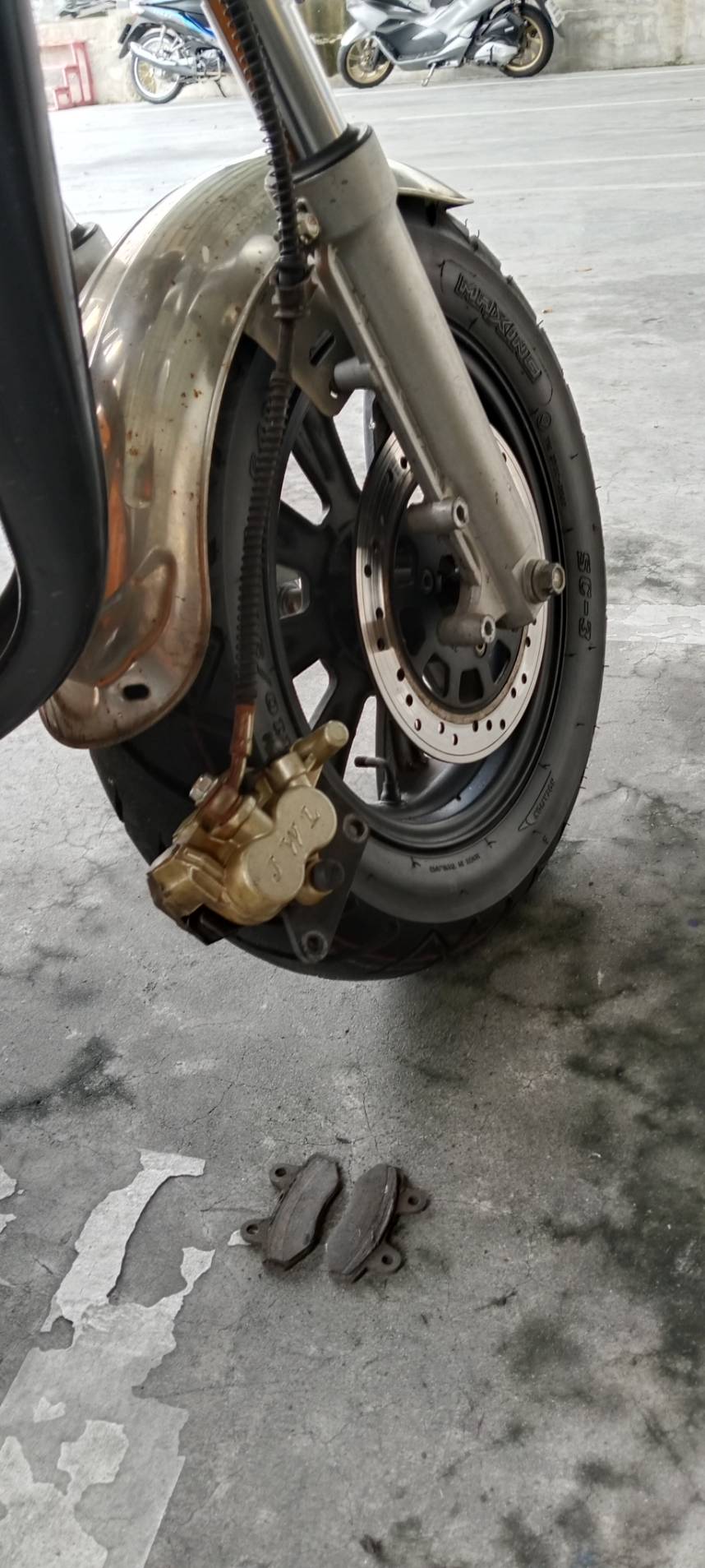 เปลี่ยนผ้าเบรค-2