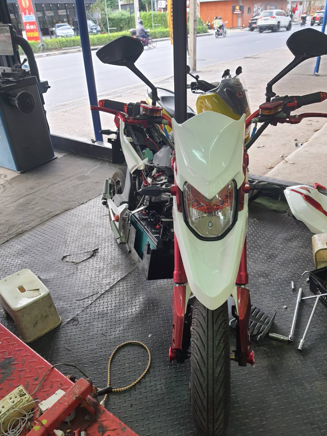 เปลี่ยนแบตเตอร์รี่-1