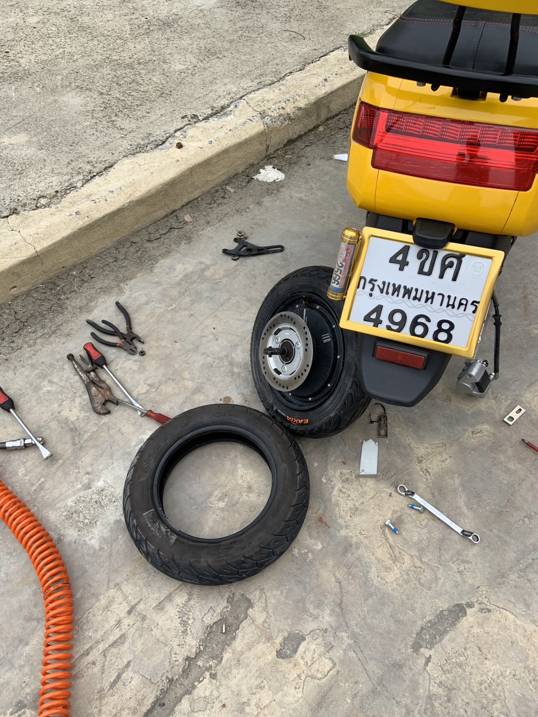 เปลี่ยนยาง-13