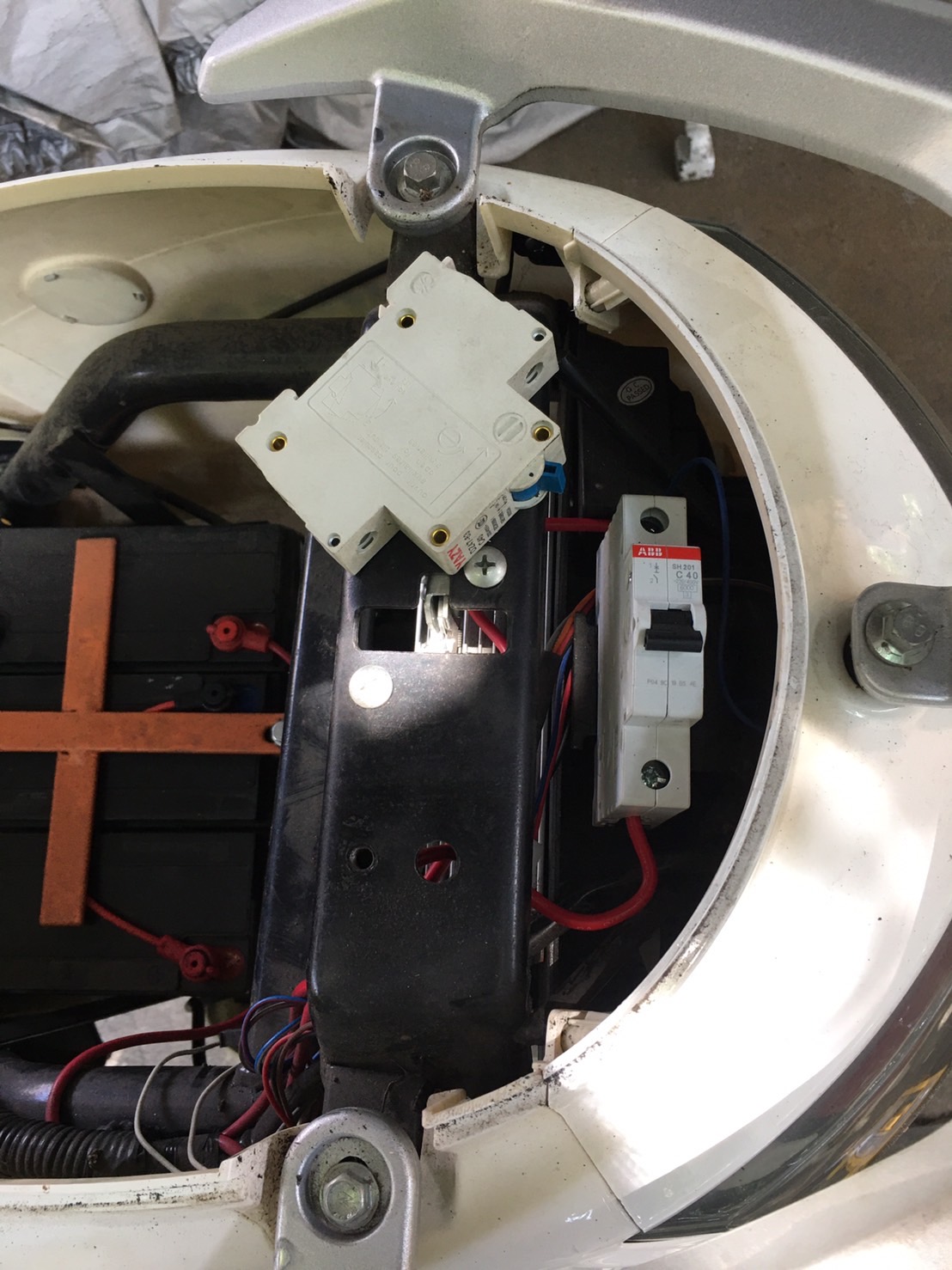 เปลี่ยนเบรคเกอร์-3