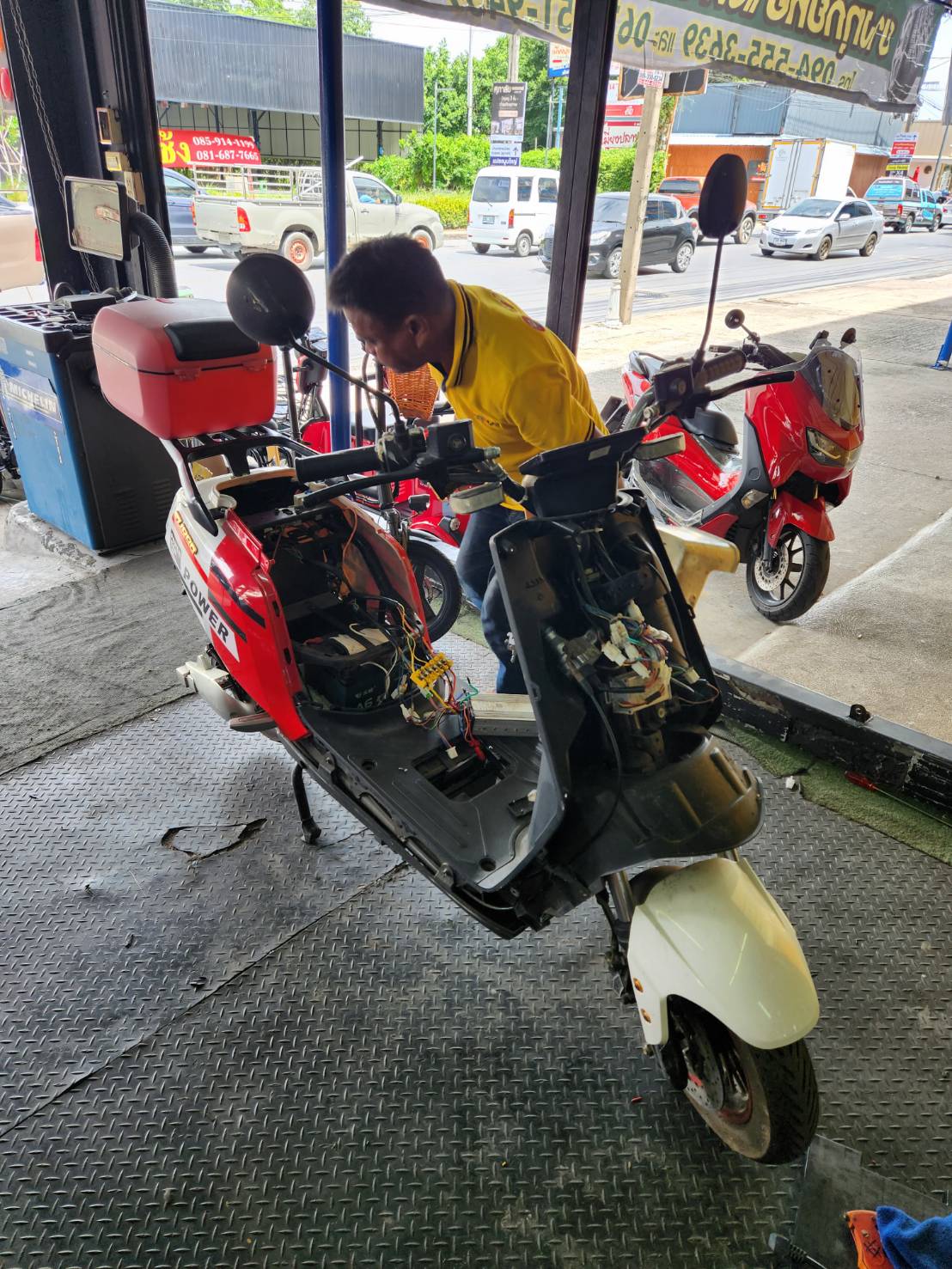 เปลี่ยนกล่องควบคุมและไล่ระบบไฟ-3