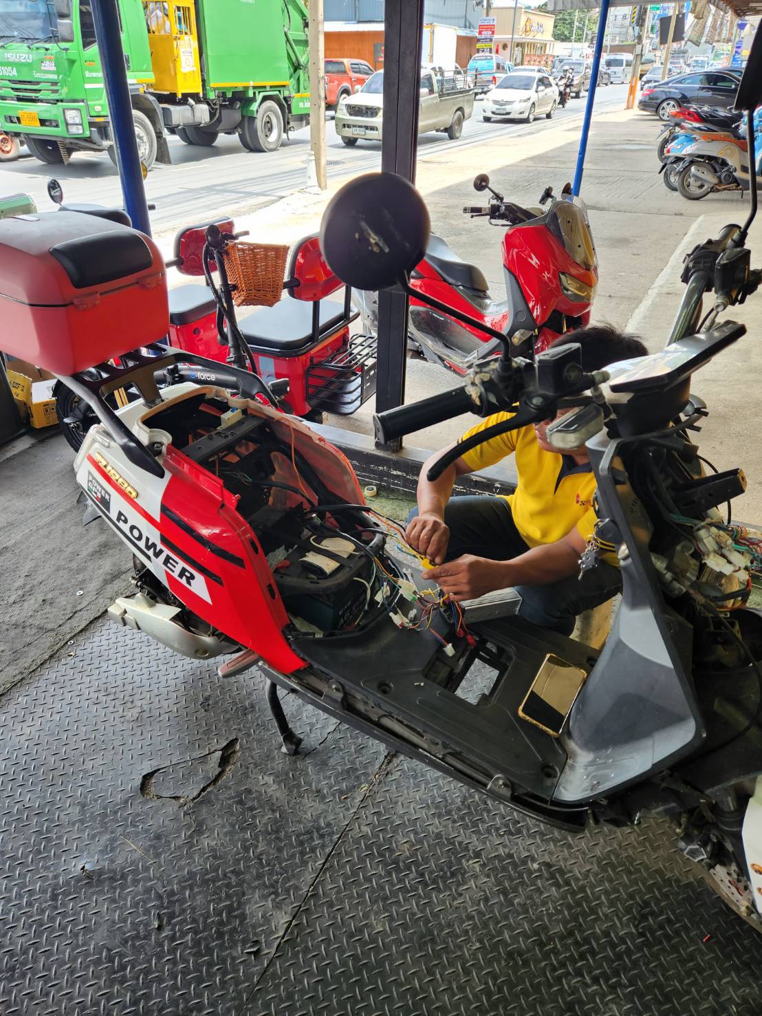 เปลี่ยนกล่องควบคุมและไล่ระบบไฟ-5